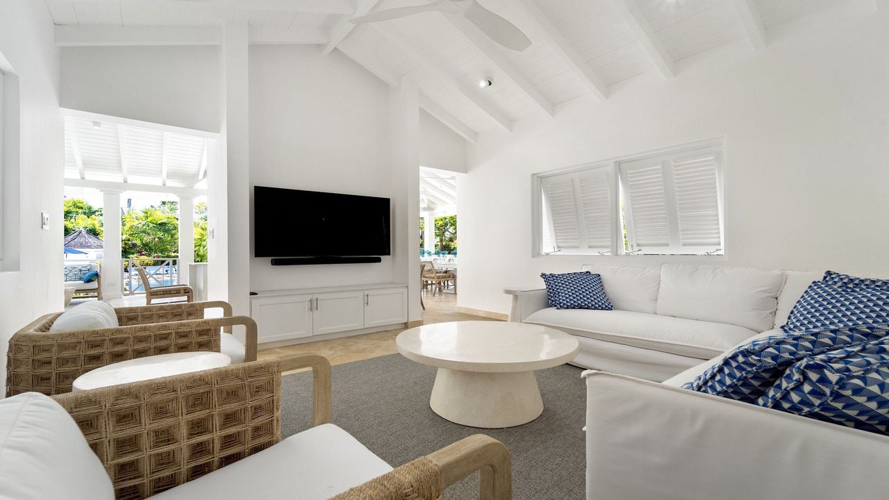 Photo of Livingroom in Paynes Bay
