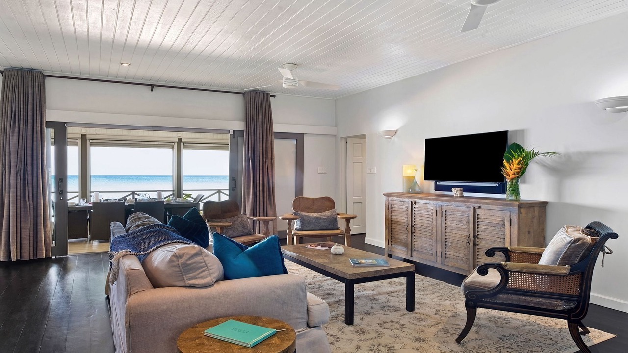 Photo of Livingroom in Gibbs Bay
