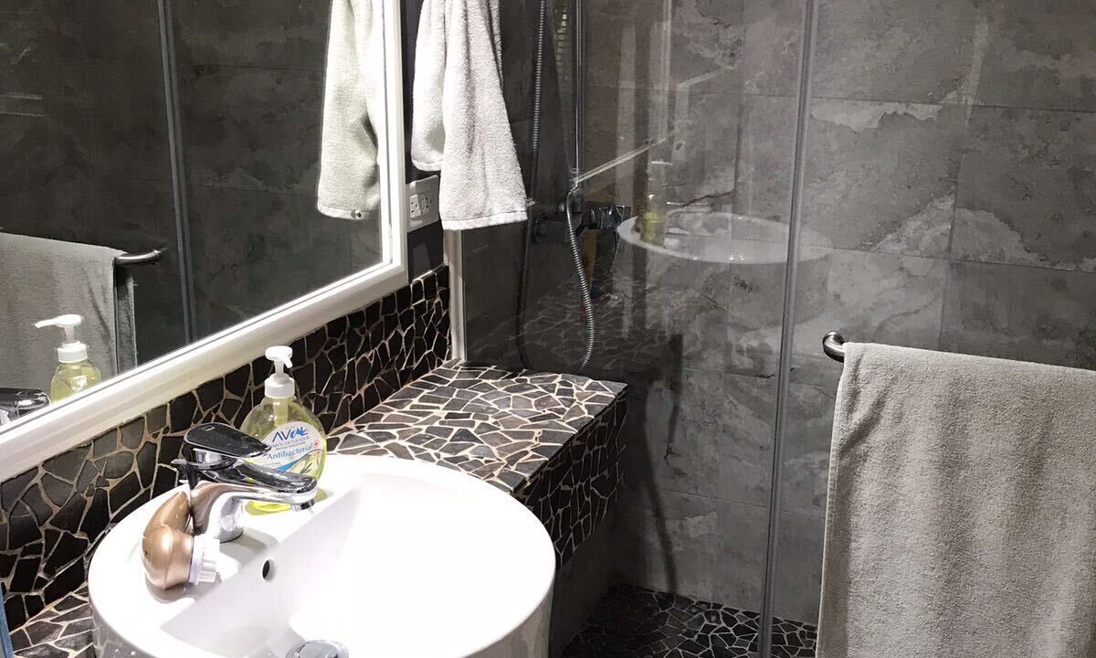 Photo of Bathroom in Marine Gardens