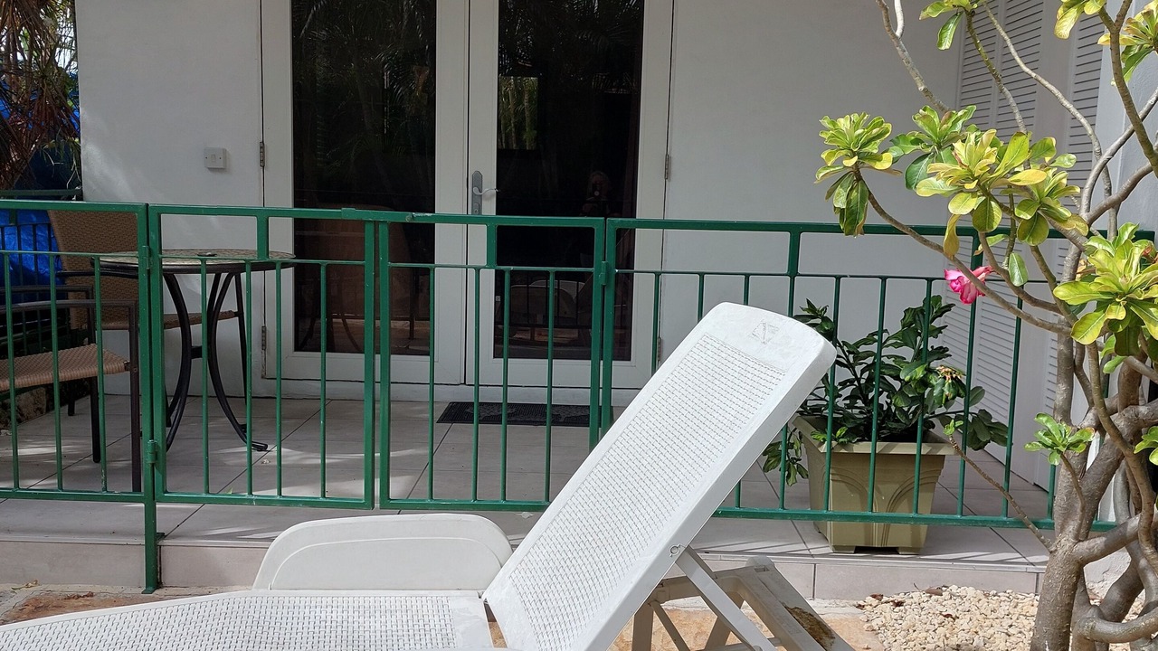 Photo of Patio Balcony in Marine Gardens