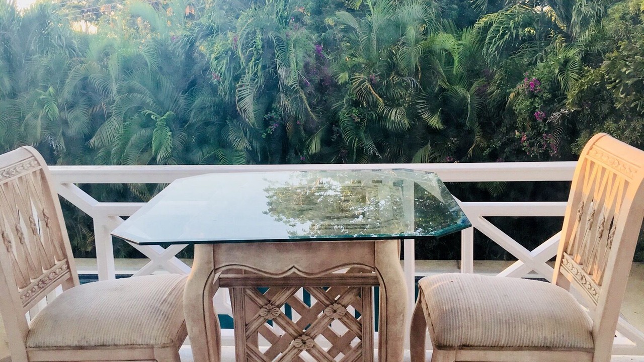 Photo of Patio Balcony in Paynes Bay
