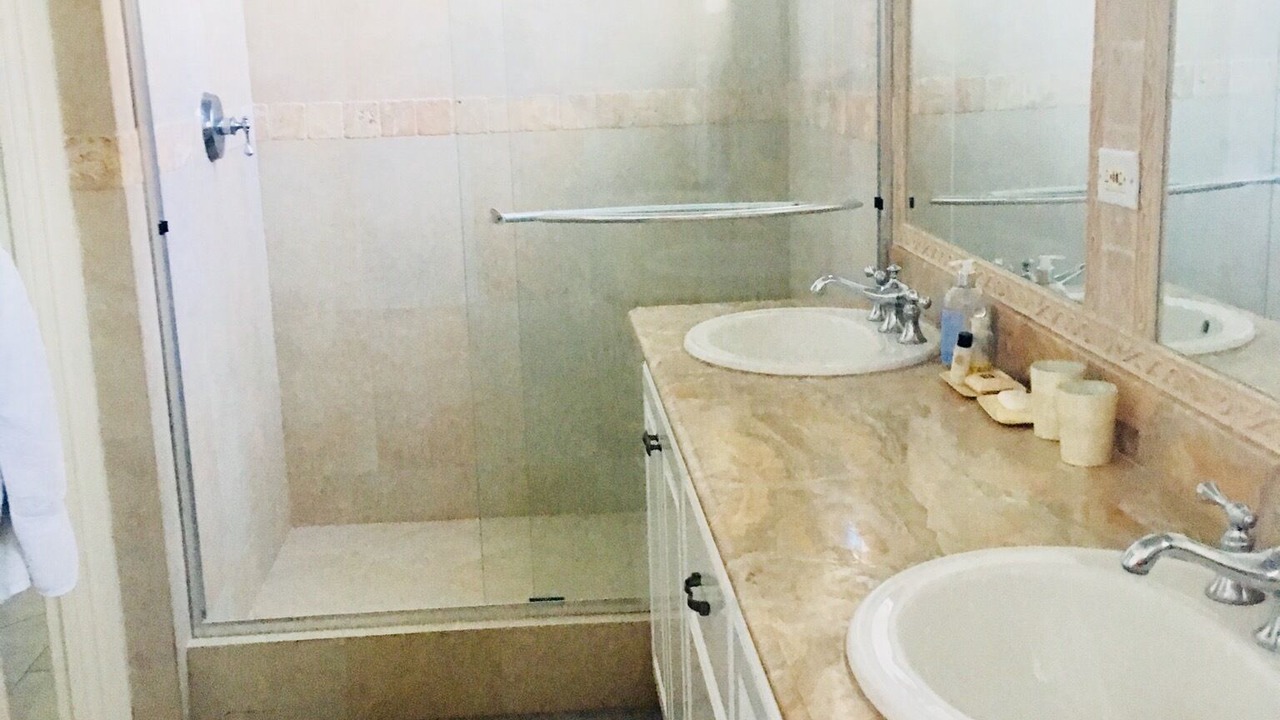 Photo of Bedroom in Paynes Bay