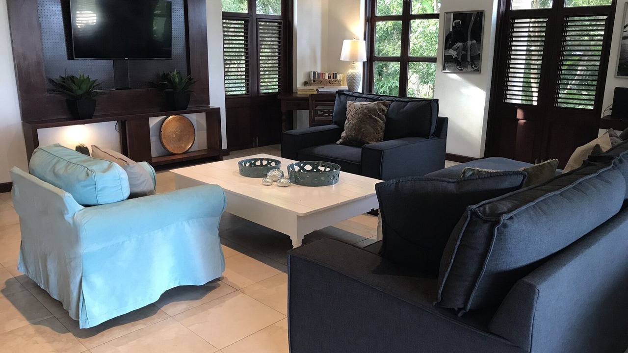 Photo of Livingroom in The Rock