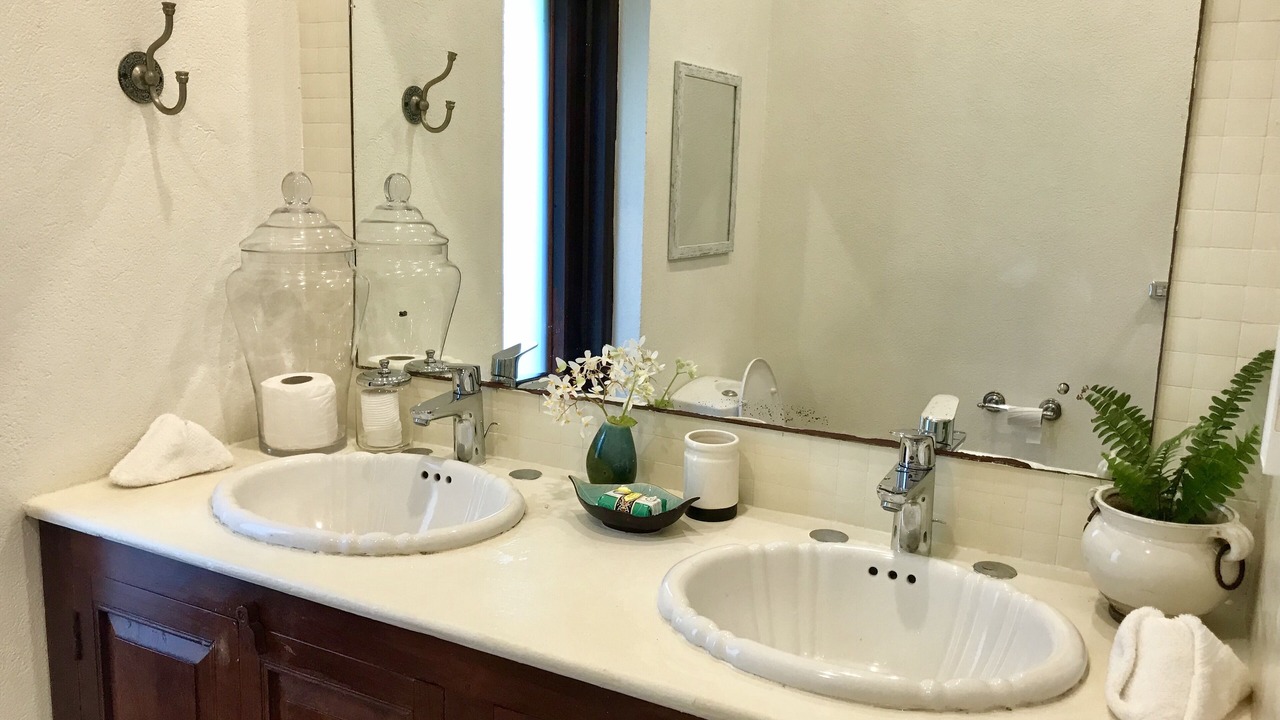 Photo of Bathroom in The Rock