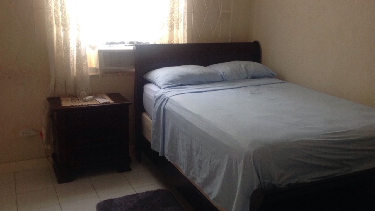 Photo of Bedroom in Husbands
