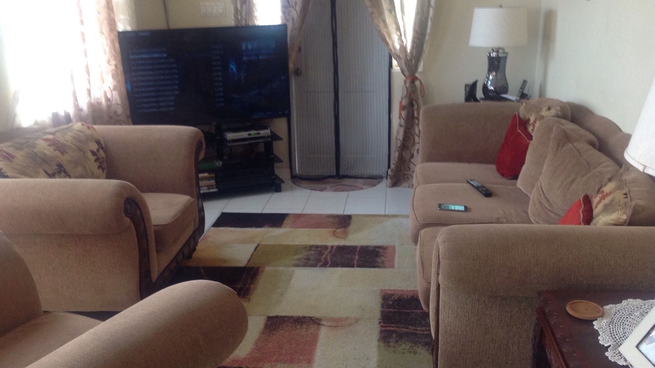 Photo of Livingroom in Husbands