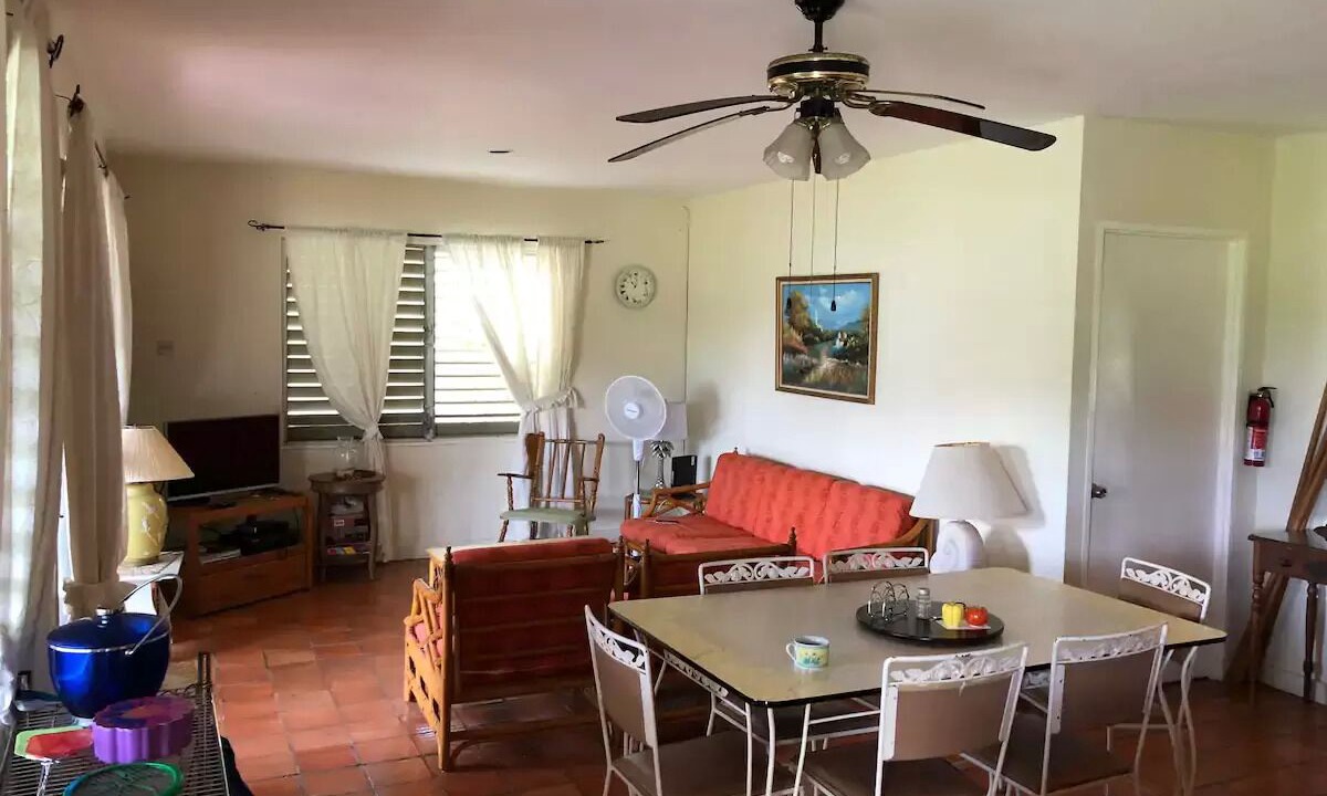 Photo of Livingroom in Holetown