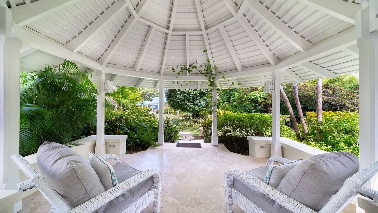 Photo of Patio Balcony in Paynes Bay