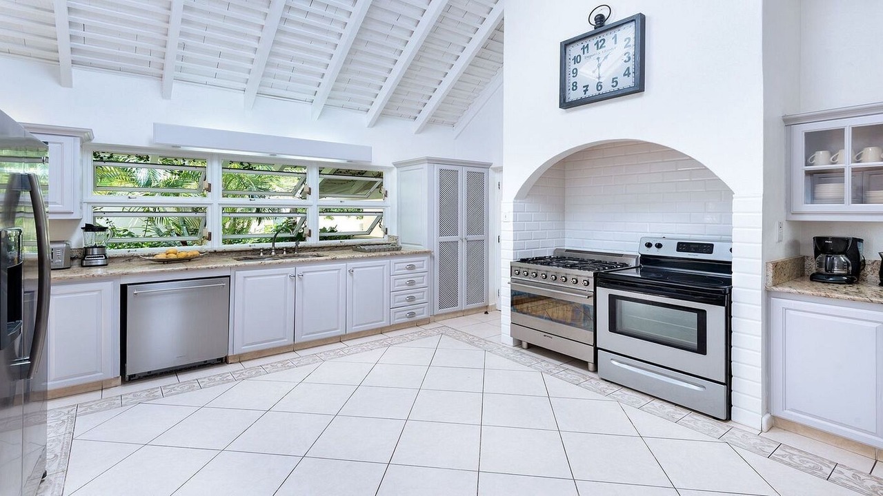 Photo of Kitchen in Paynes Bay