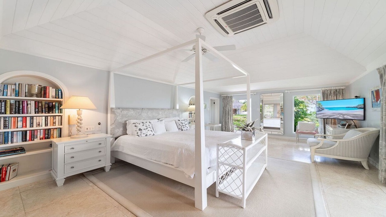 Photo of Bedroom in Paynes Bay