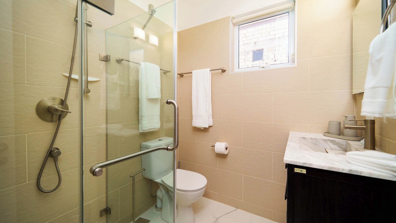 Photo of Bathroom in Porters