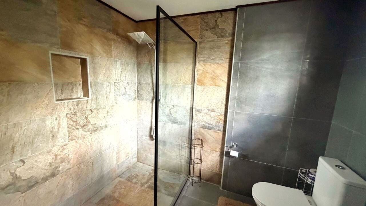 Photo of Bathroom in Maxwell