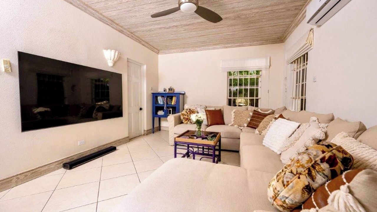 Photo of Livingroom in Mount Standfast