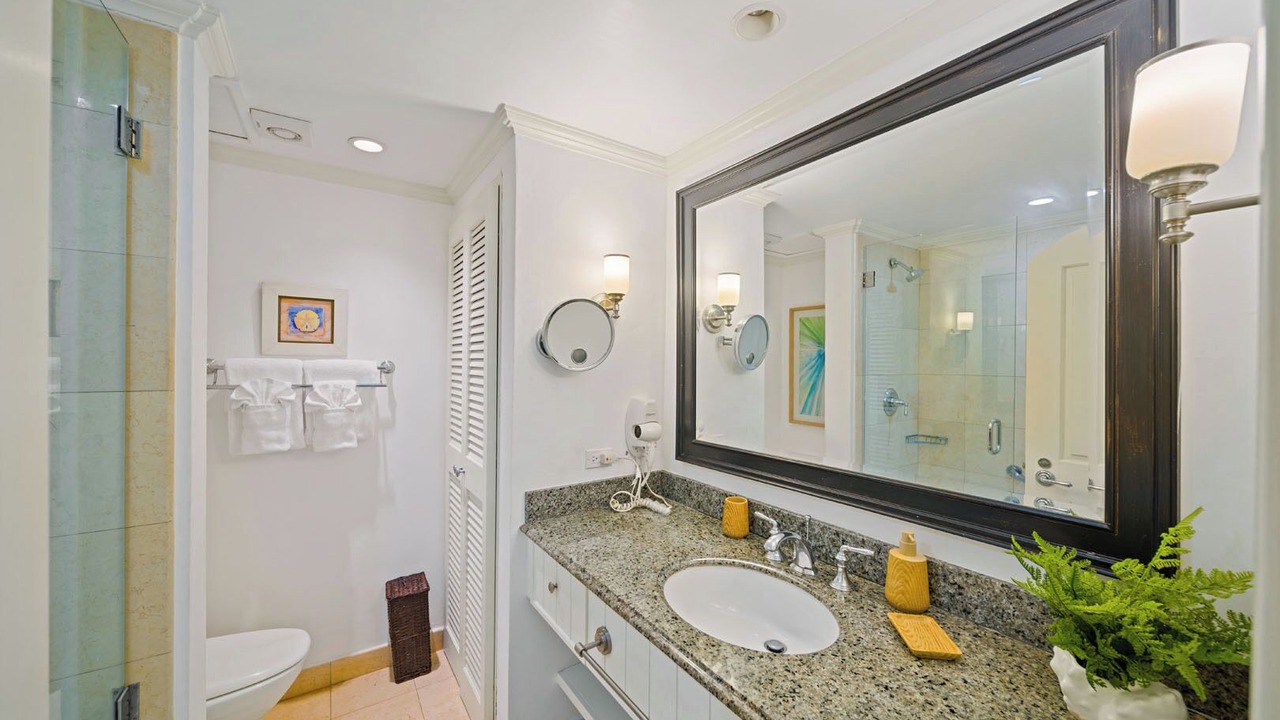 Photo of Bathroom in Porters