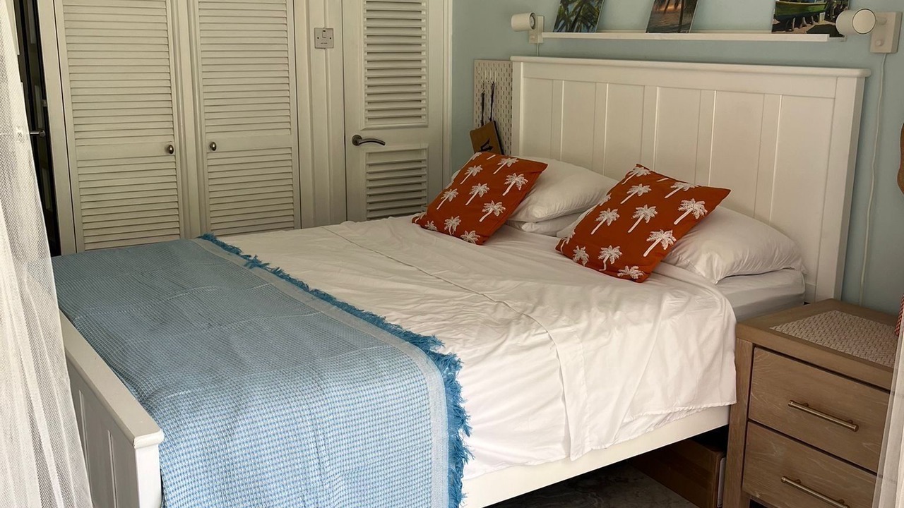 Photo of Bedroom in Holetown