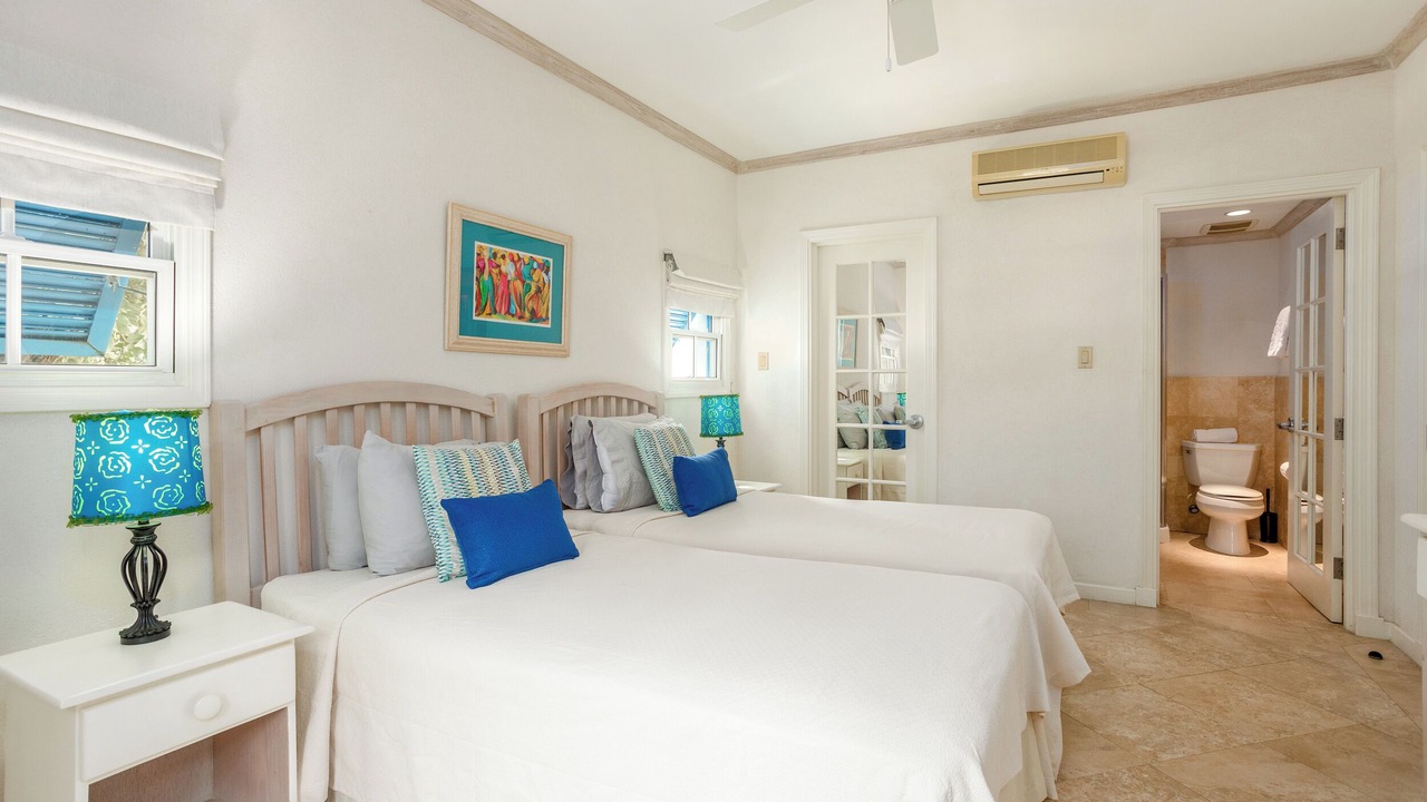 Photo of Bedroom in Oistins