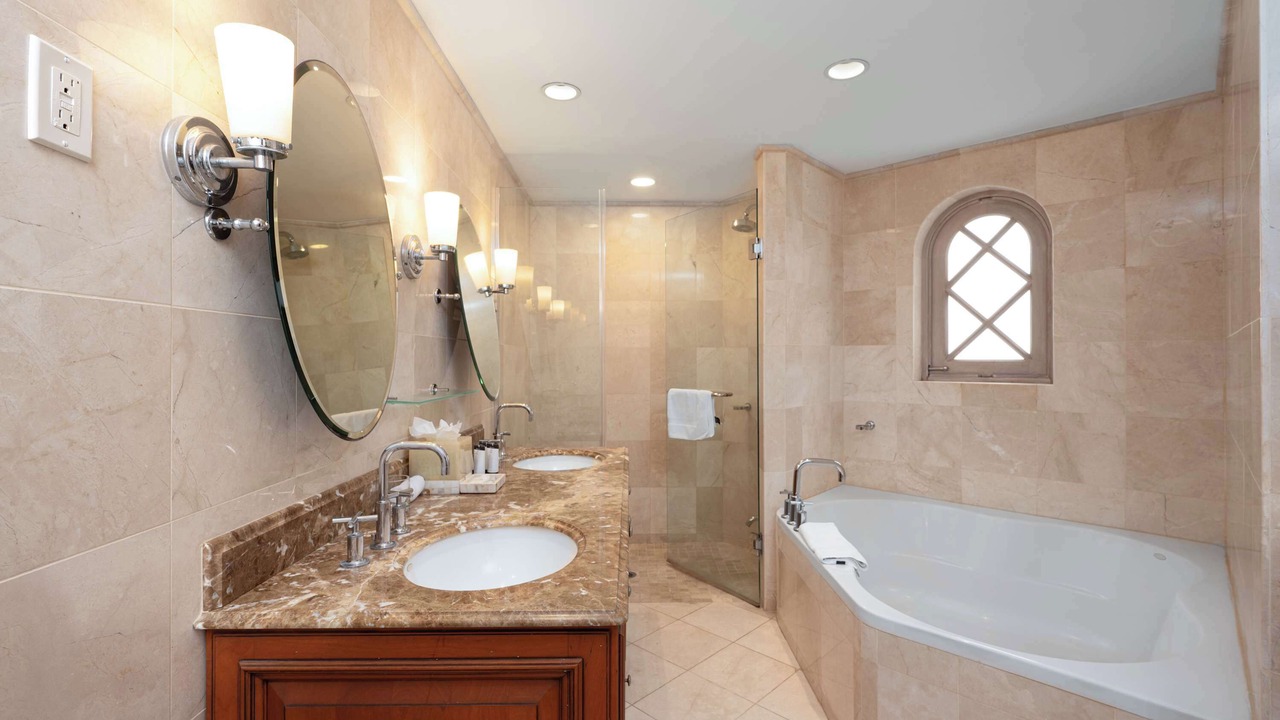 Photo of Bathroom in Little Battaleys