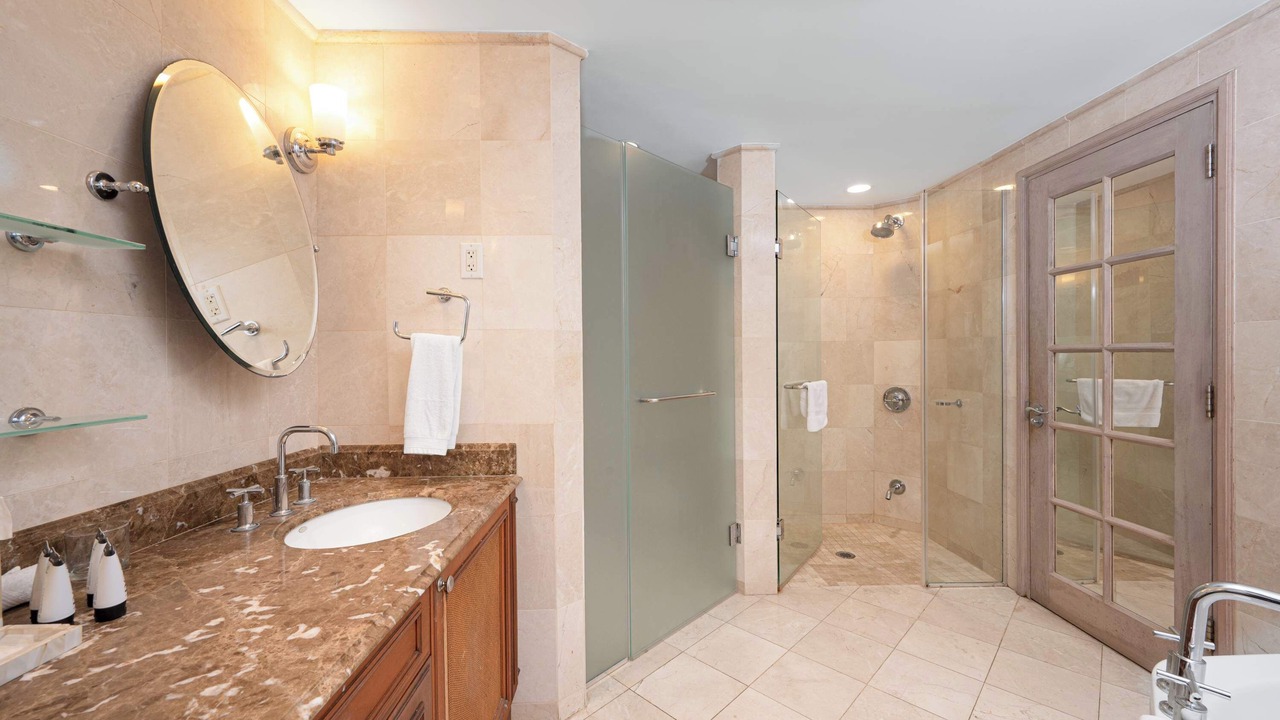 Photo of Bathroom in Little Battaleys