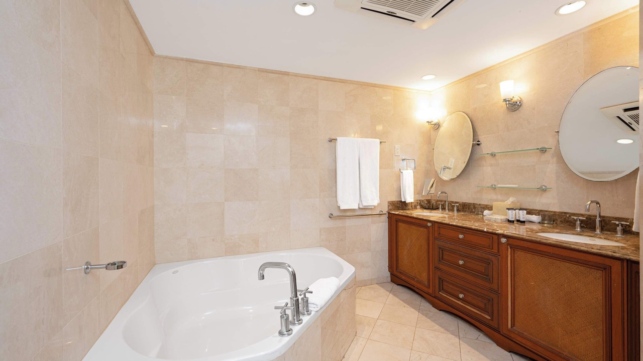 Photo of Bathroom in Little Battaleys