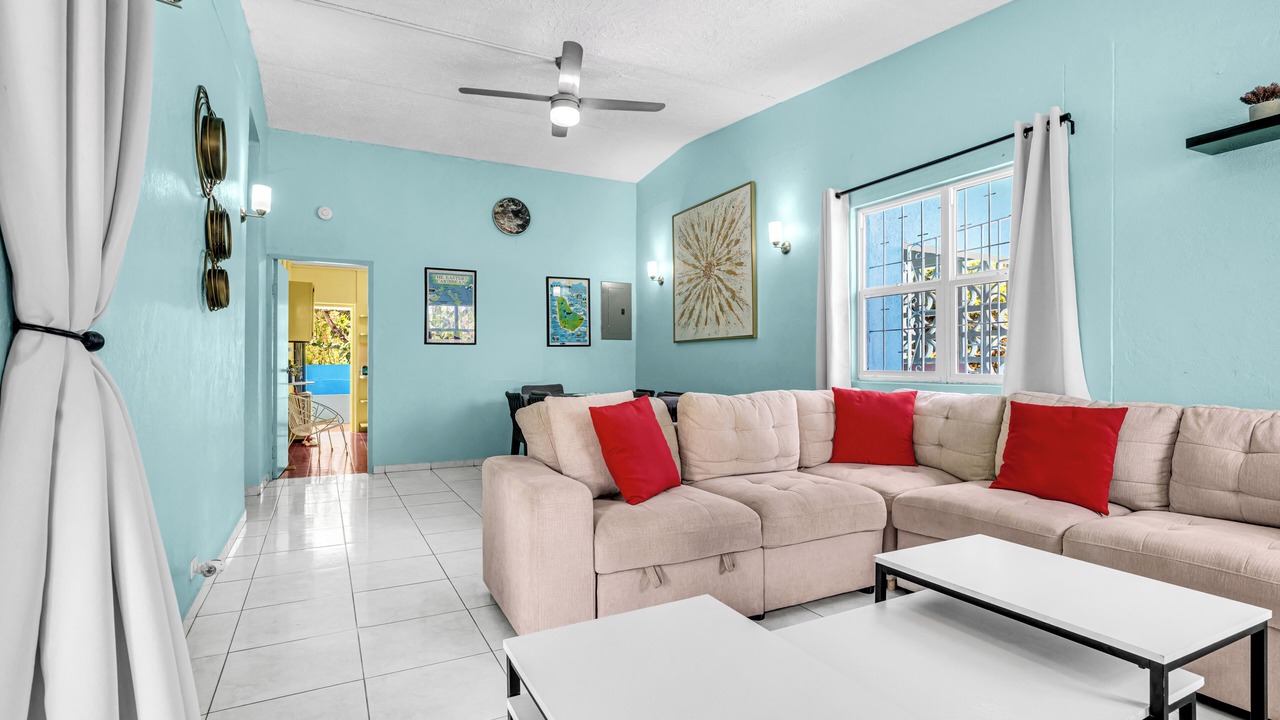 Photo of Livingroom in Halcyon Heights