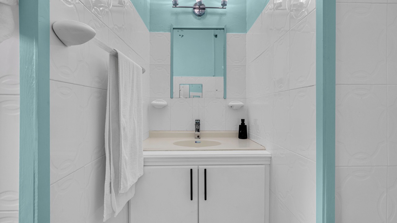 Photo of Bathroom in Halcyon Heights