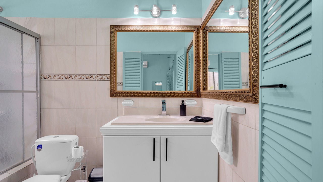 Photo of Bathroom in Halcyon Heights
