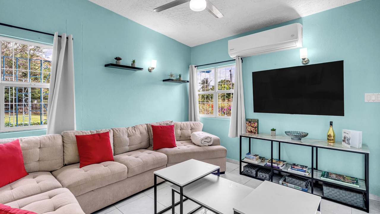 Photo of Livingroom in Halcyon Heights