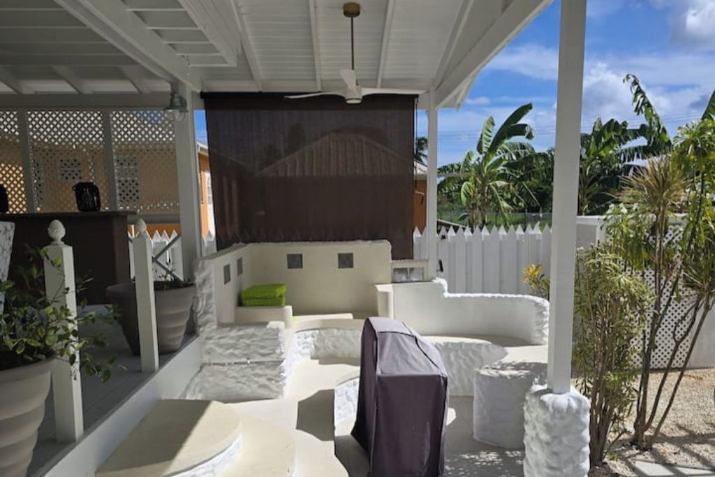 Photo of Patio Balcony in Paynes Bay