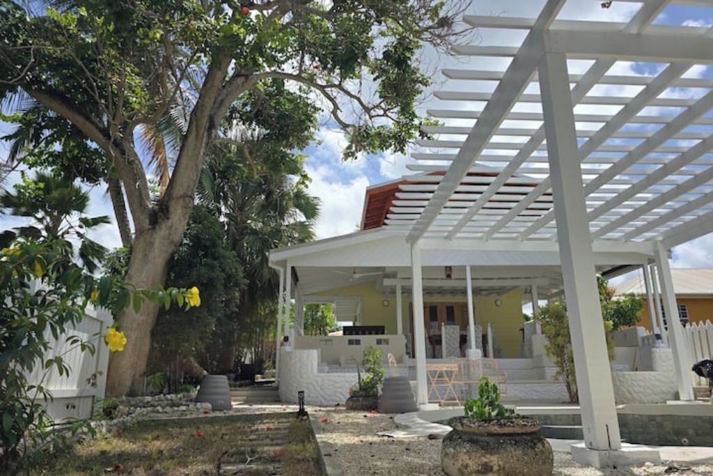 Photo of Outdoor in Paynes Bay