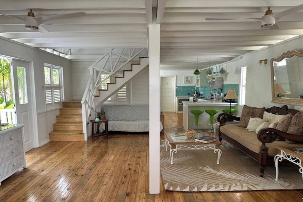 Photo of Livingroom in Paynes Bay