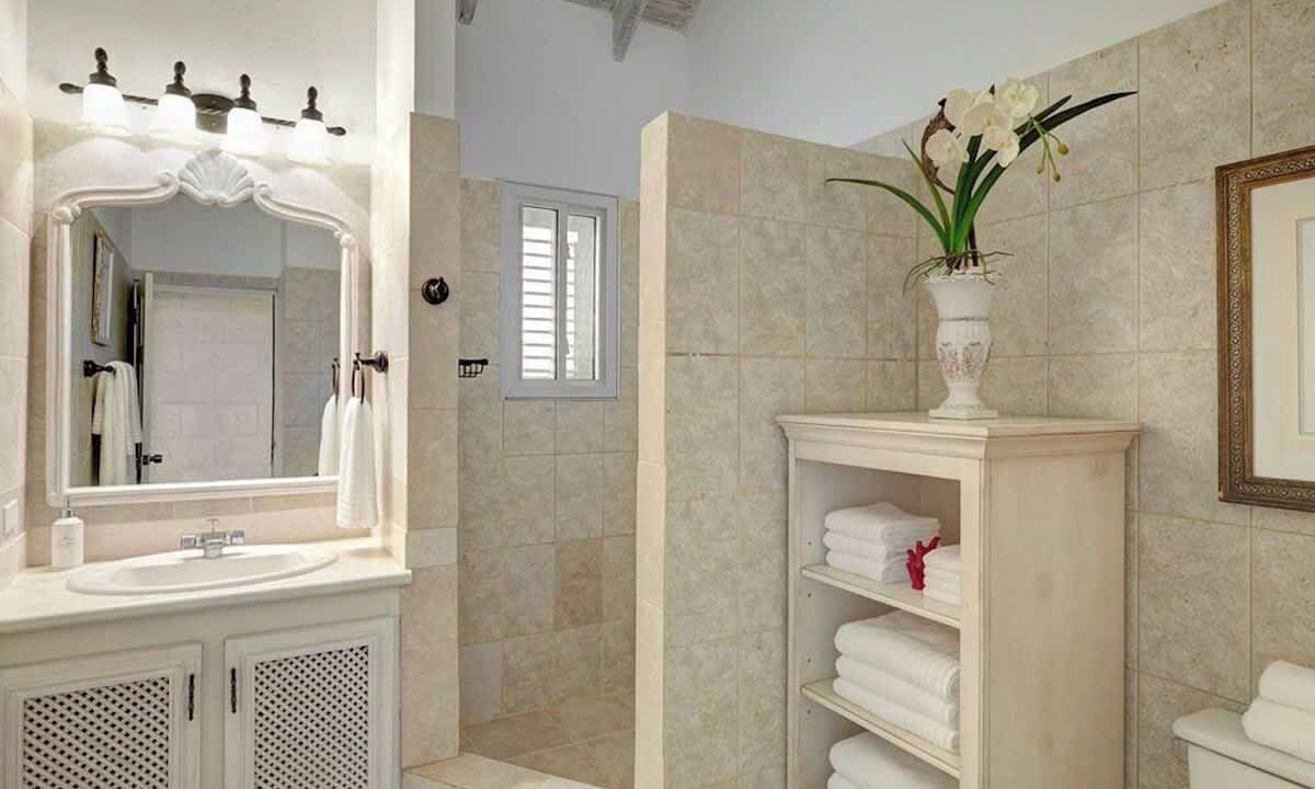 Photo of Bathroom in Long Bay