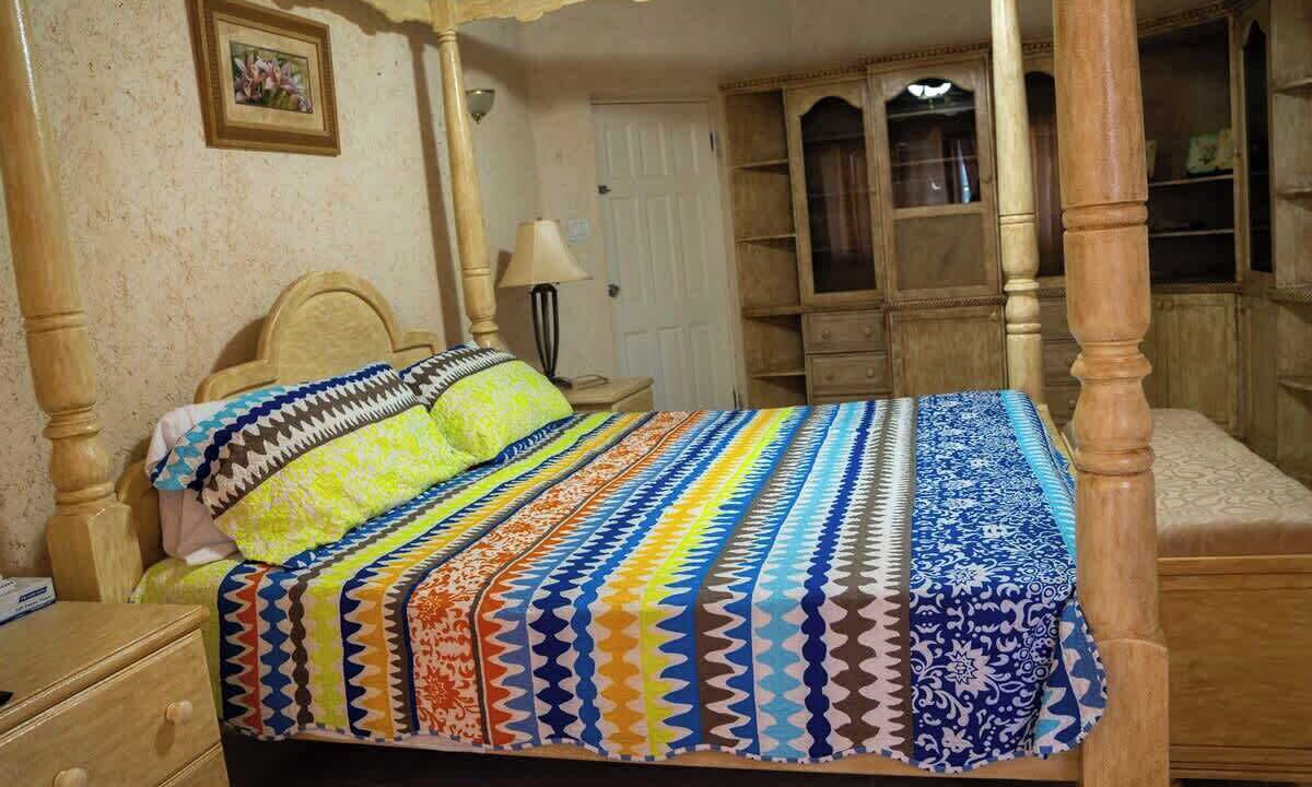 Photo of Bedroom in Paynes Bay