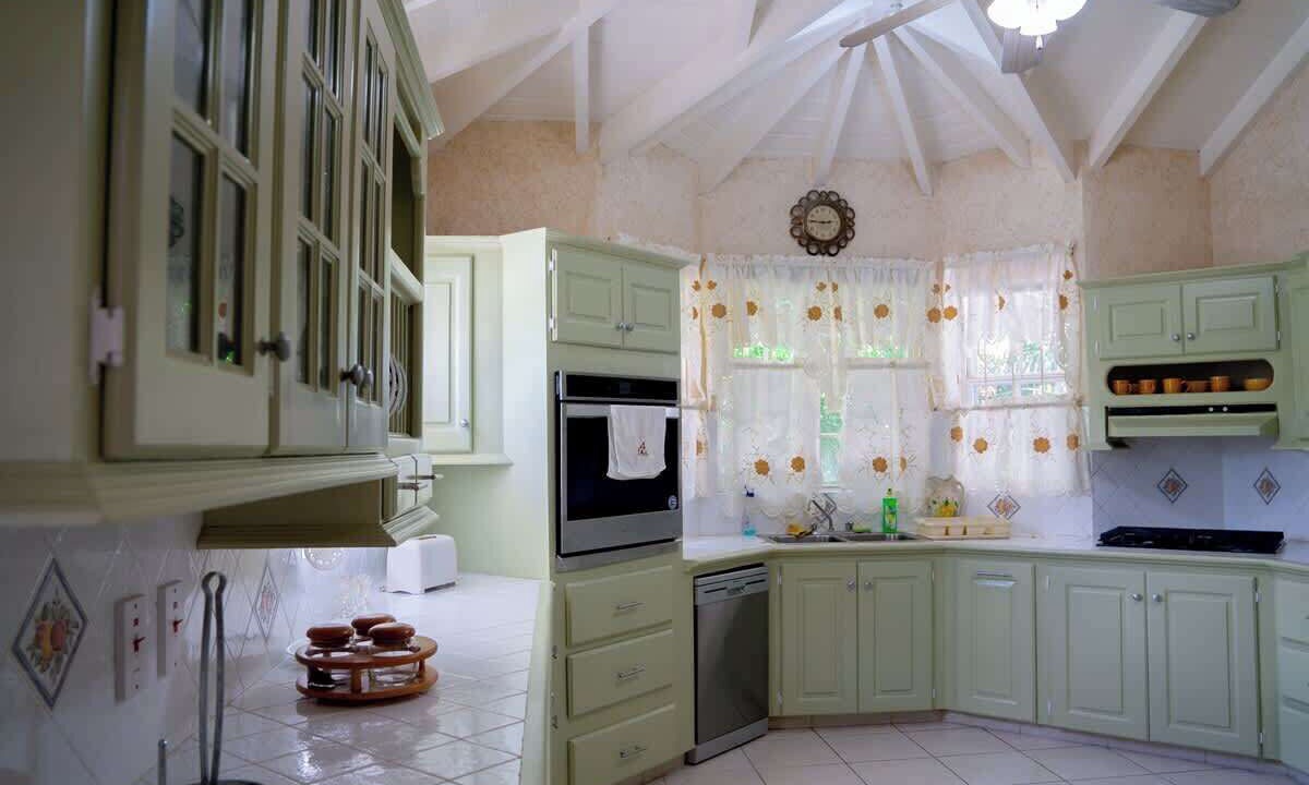 Photo of Kitchen in Paynes Bay