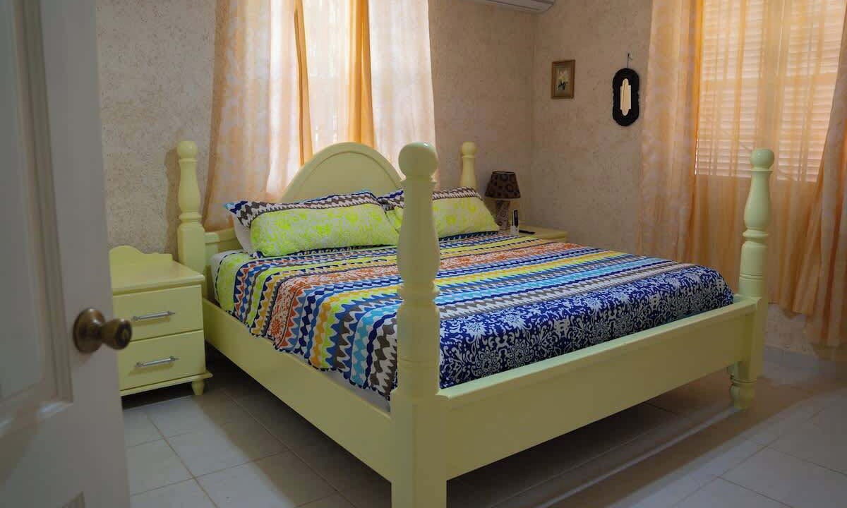 Photo of Bedroom in Paynes Bay