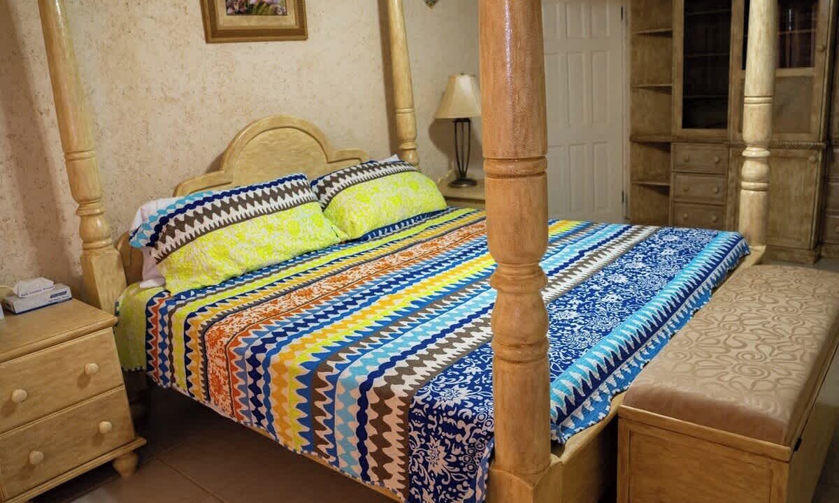 Photo of Bedroom in Paynes Bay