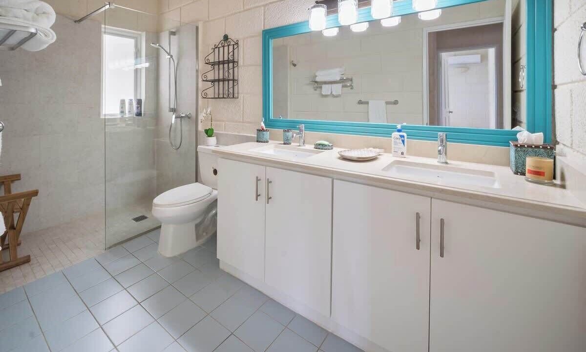 Photo of Bathroom in Long Bay