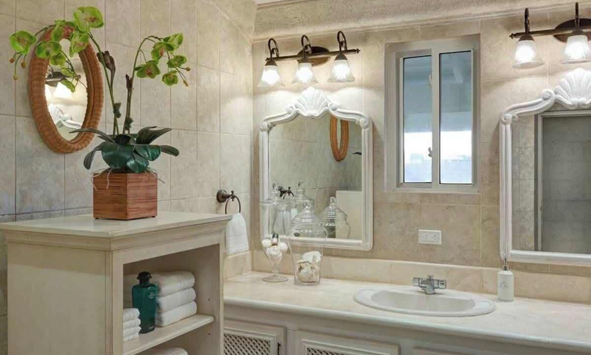 Photo of Bathroom in Long Bay