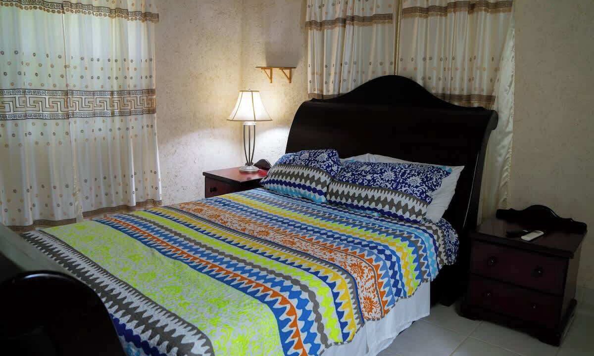 Photo of Bedroom in Paynes Bay