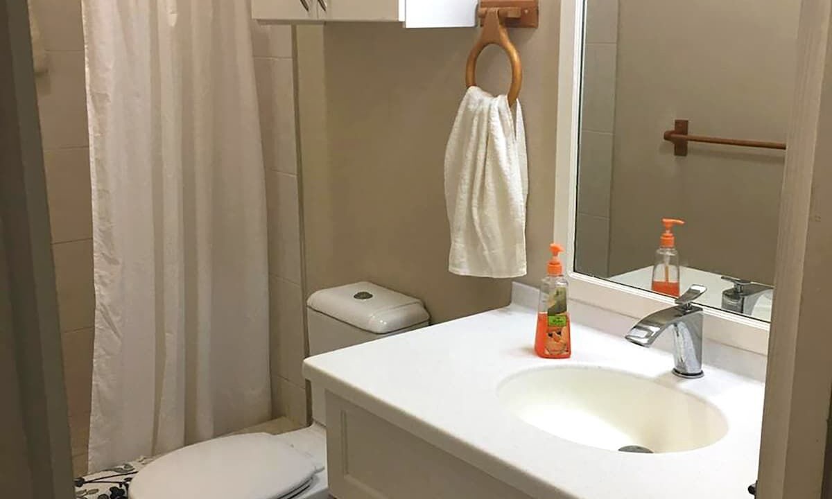 Photo of Bathroom in Apple Hall