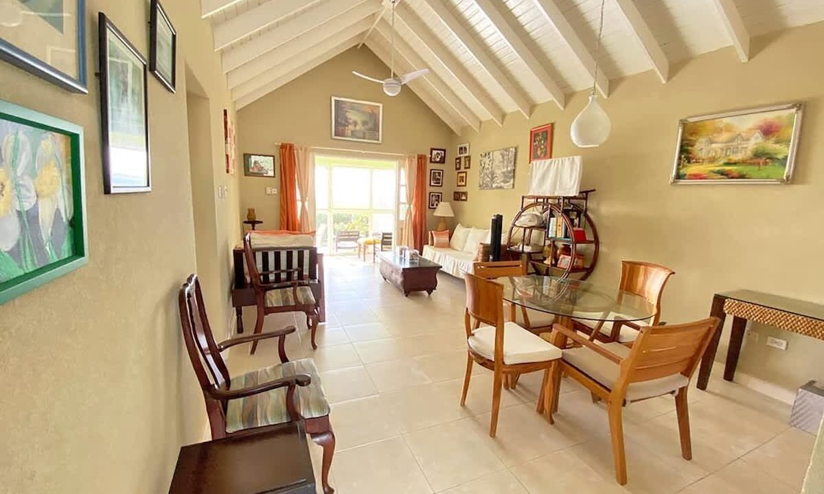 Photo of Livingroom in Apple Hall