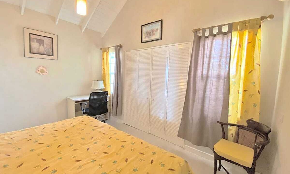 Photo of Bedroom in Apple Hall