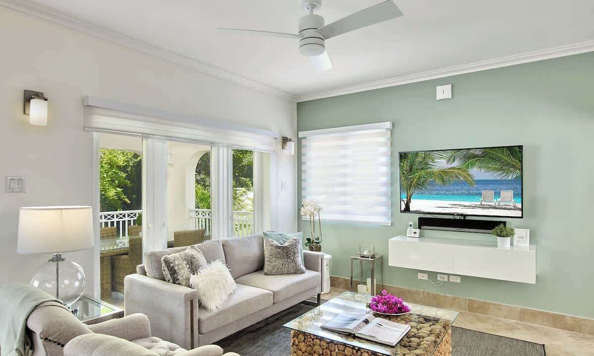 Photo of Livingroom in Gibbs Bay
