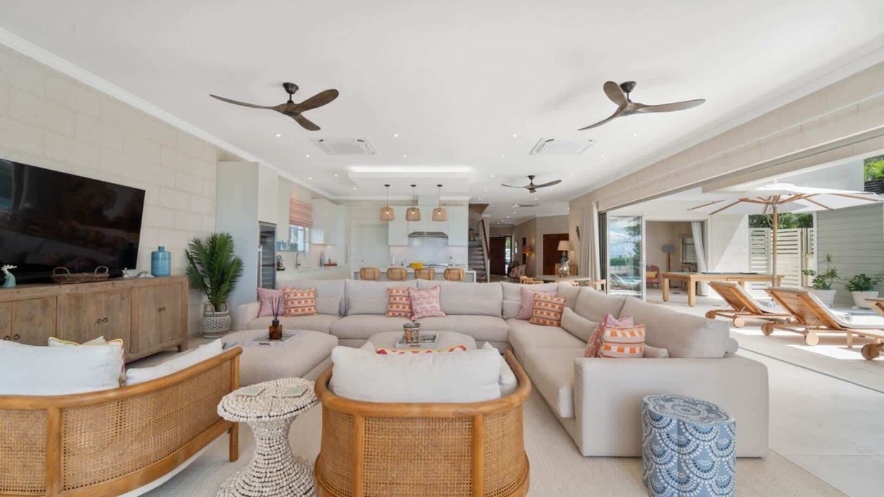 Photo of Livingroom in Gibbs Bay