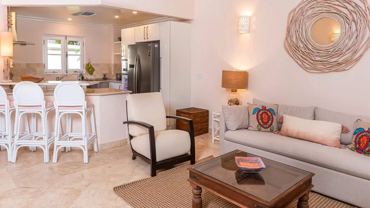 Photo of Livingroom in Schooner Bay