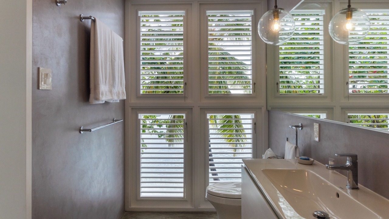Photo of Bathroom in Clinketts