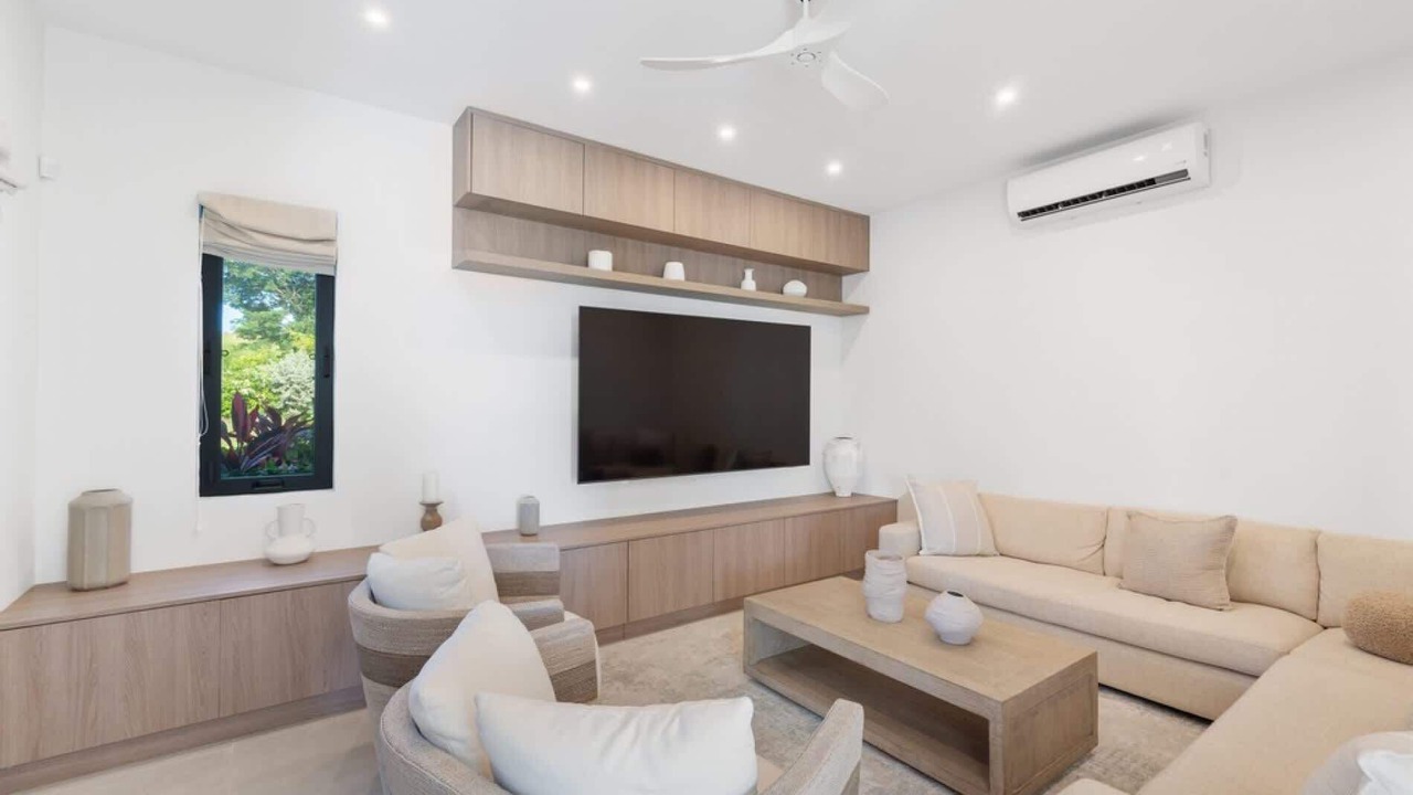 Photo of Livingroom in Reeds Bay