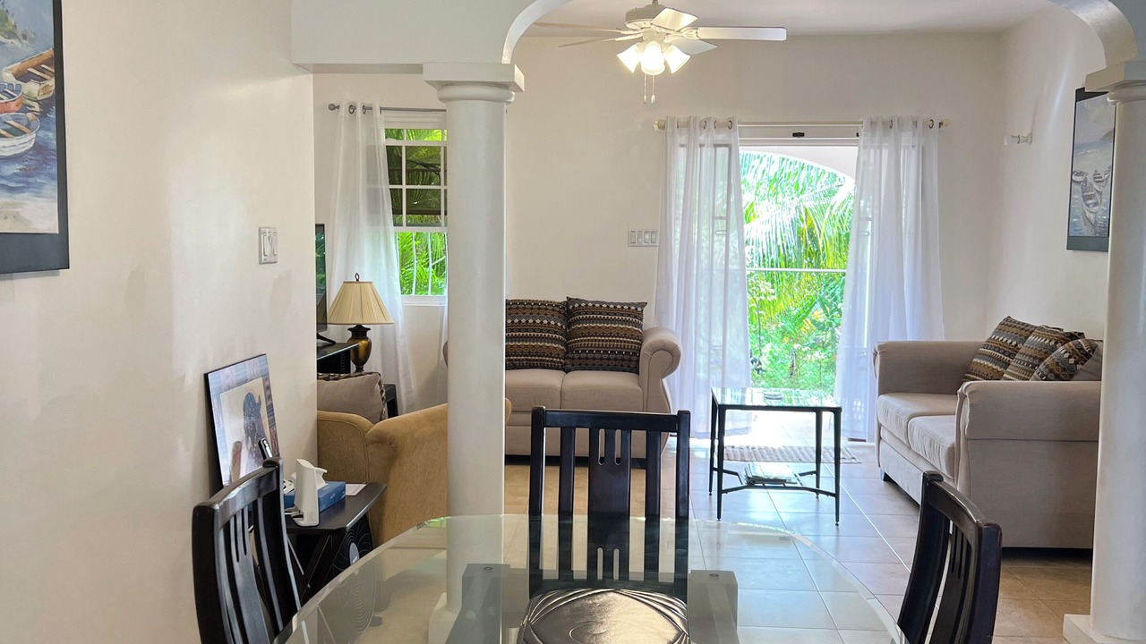 Photo of Livingroom in Enterprise
