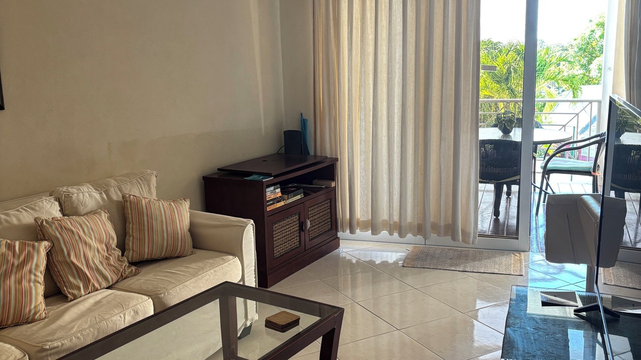 Photo of Livingroom in Weston