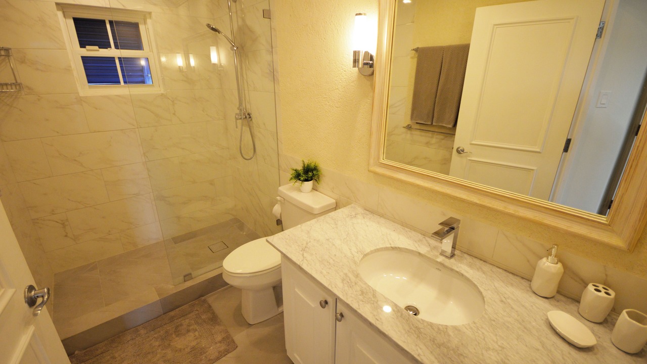 Photo of Bathroom in Porters