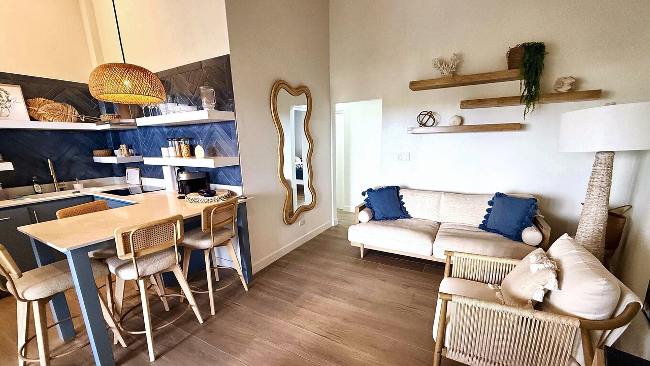 Photo of Livingroom in Weston